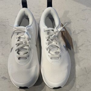 Nike White and Black Sneakers